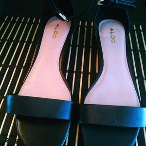 Aldo woman flat sandals